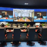 潘功发在区智慧联动中心调度重点工作